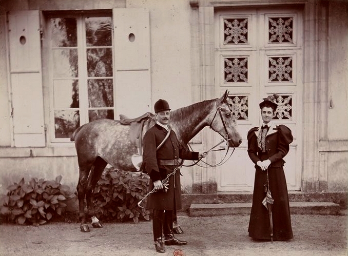 Le comte et la comtesse Gicquel des Touches - Tiré de l'ouvrage L'Equipage du marquis de Chambray - Photos de Maurice de Gasté (1894) - Bnf (Gallica)